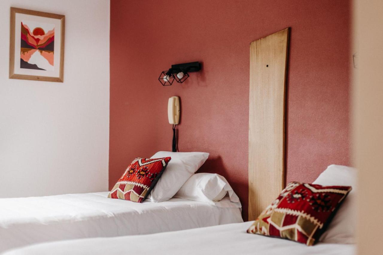 Logis Hotel Restaurant Espelletenia Larceveau-Arros-Cibits Exteriör bild