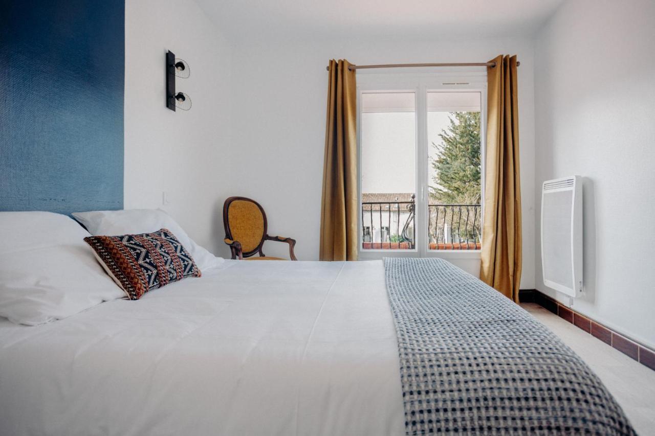 Logis Hotel Restaurant Espelletenia Larceveau-Arros-Cibits Exteriör bild