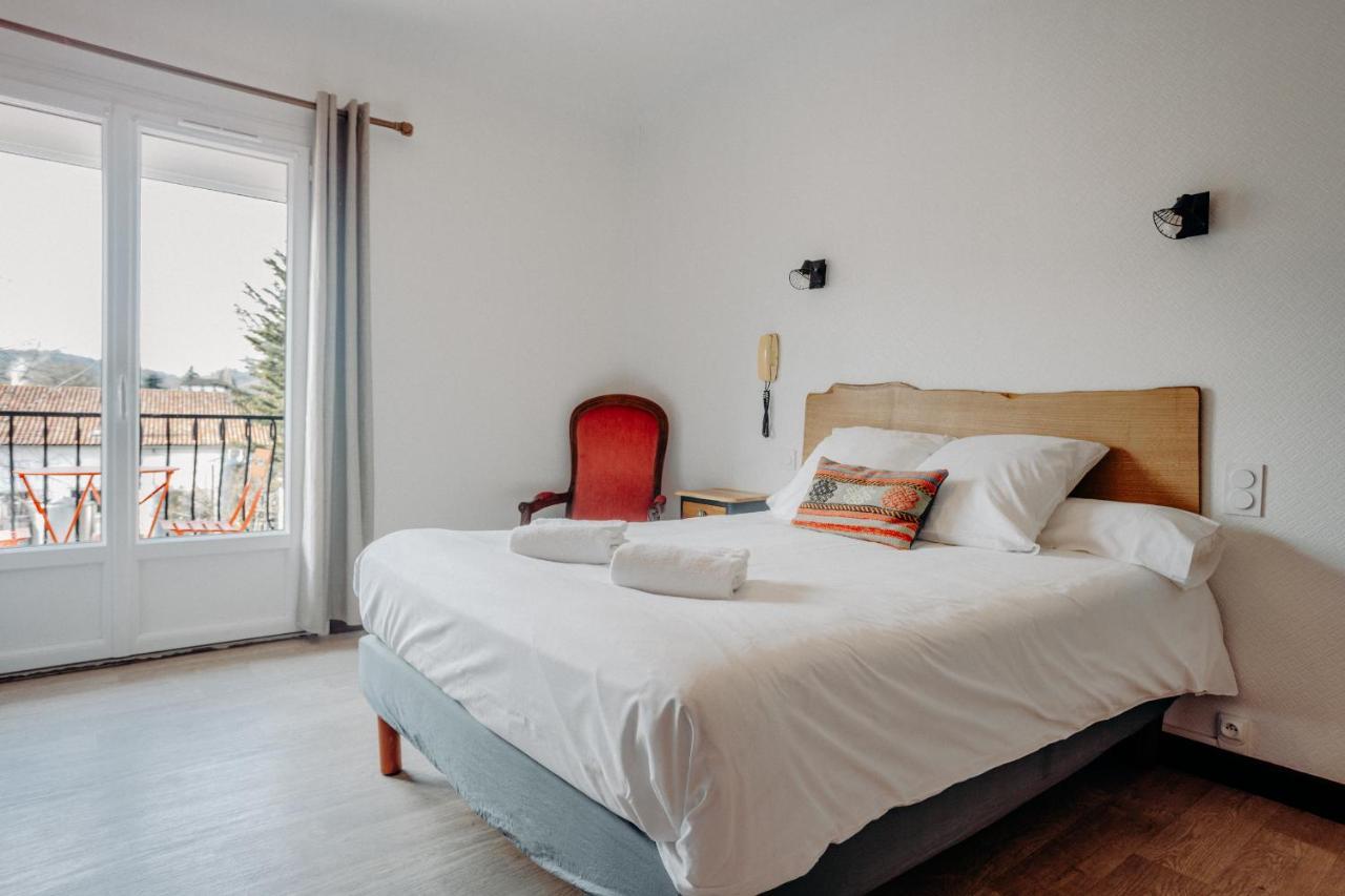 Logis Hotel Restaurant Espelletenia Larceveau-Arros-Cibits Exteriör bild
