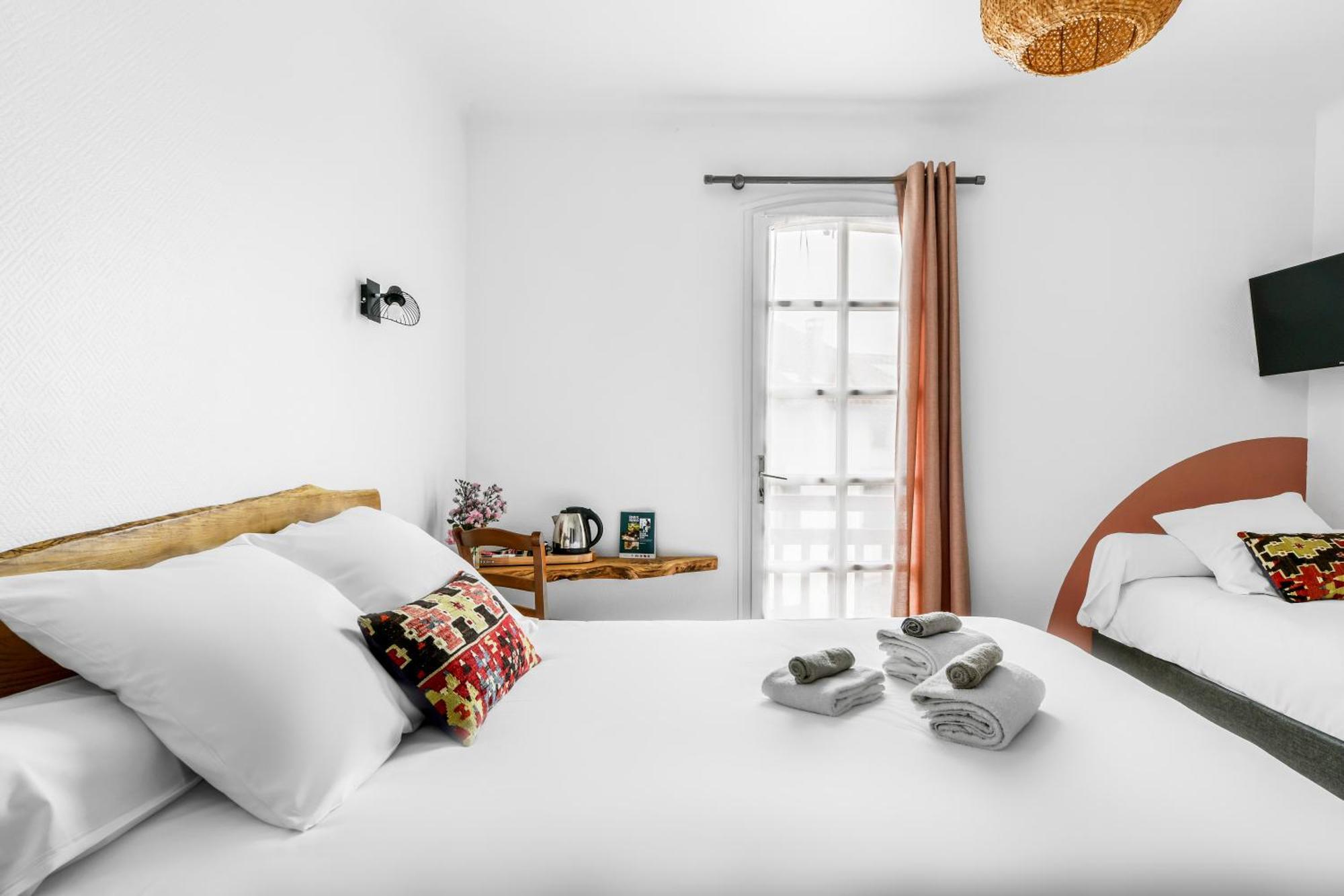 Logis Hotel Restaurant Espelletenia Larceveau-Arros-Cibits Exteriör bild