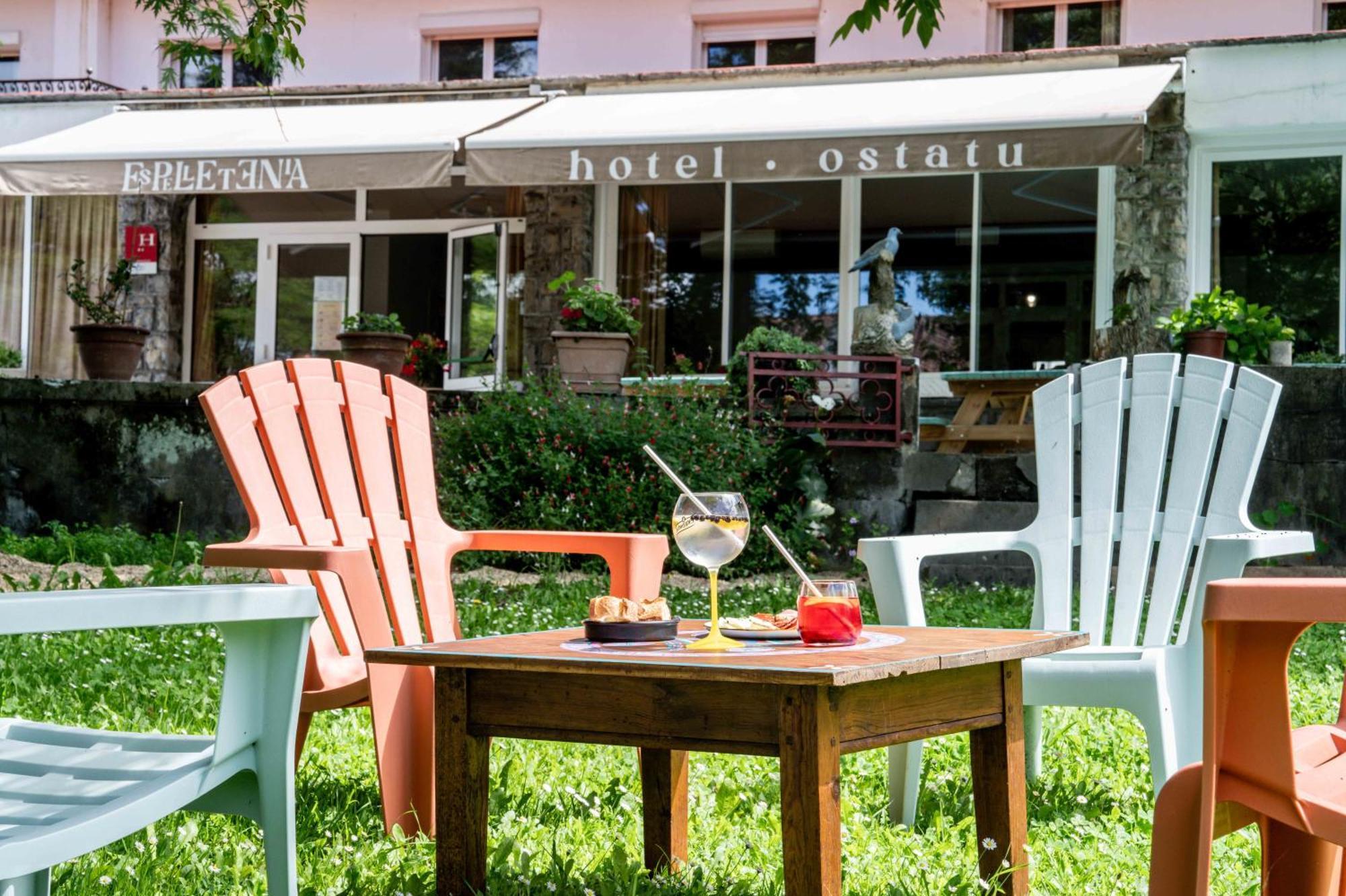 Logis Hotel Restaurant Espelletenia Larceveau-Arros-Cibits Exteriör bild